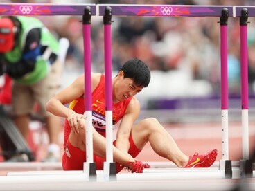 Újra versenyezni akar a peches olimpiai bajnok kínai futó
